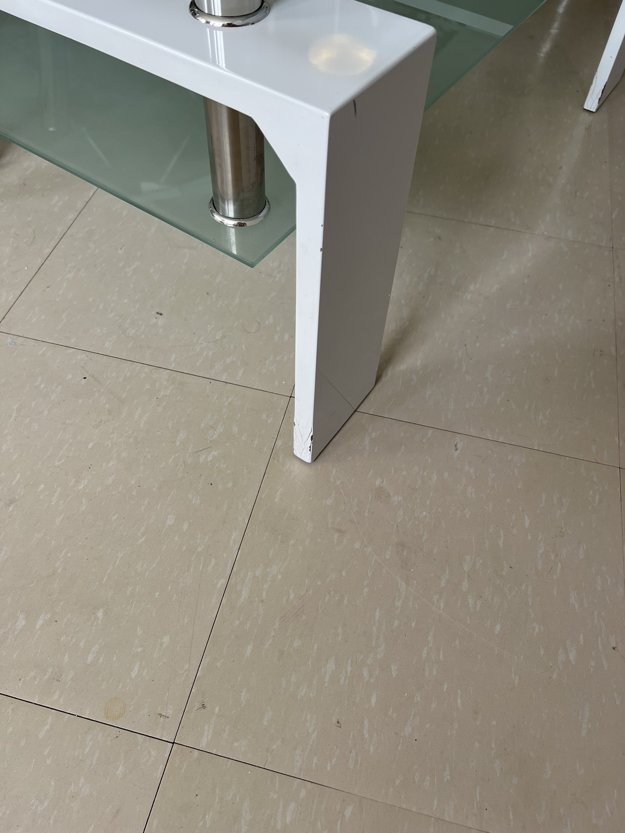 White Coffee Table with Storage Shelves - photo 4