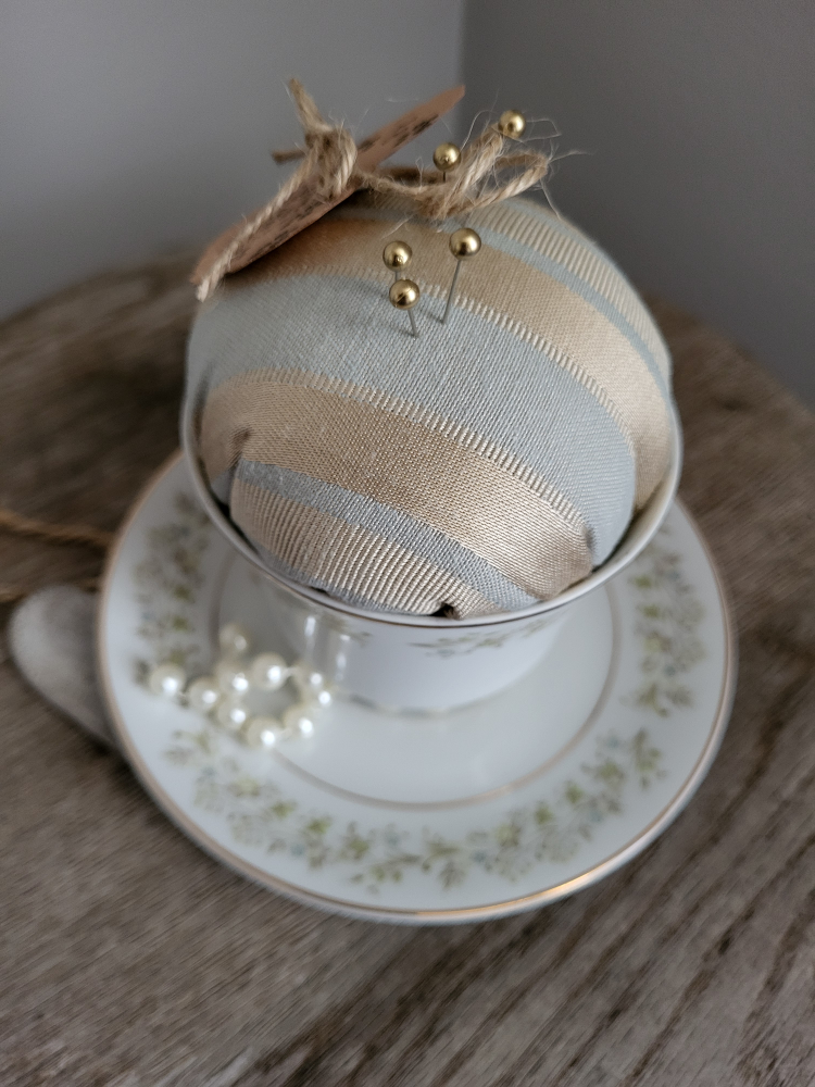 Vintage China Teacup Pin Cushion image indicator(6)