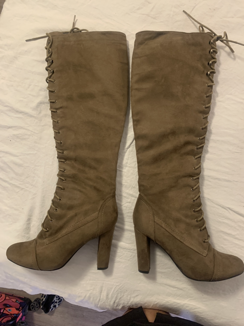Knee high tan  suede high heal boots - photo 4