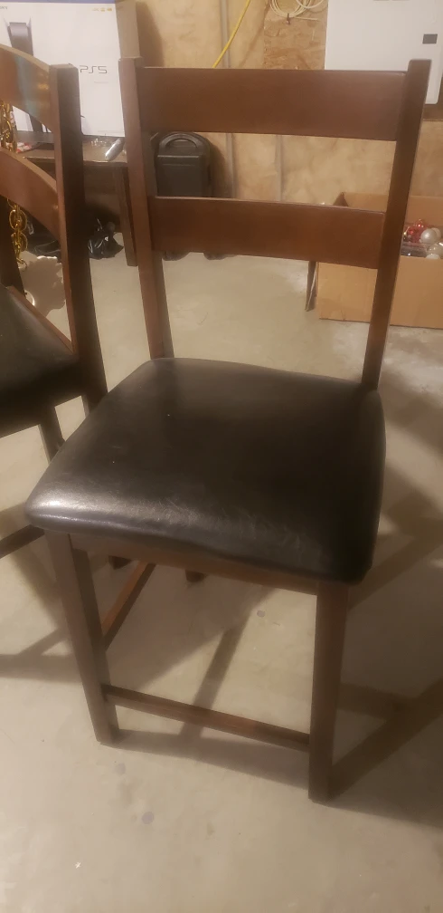 Dining table (Bar size) 4 chairs