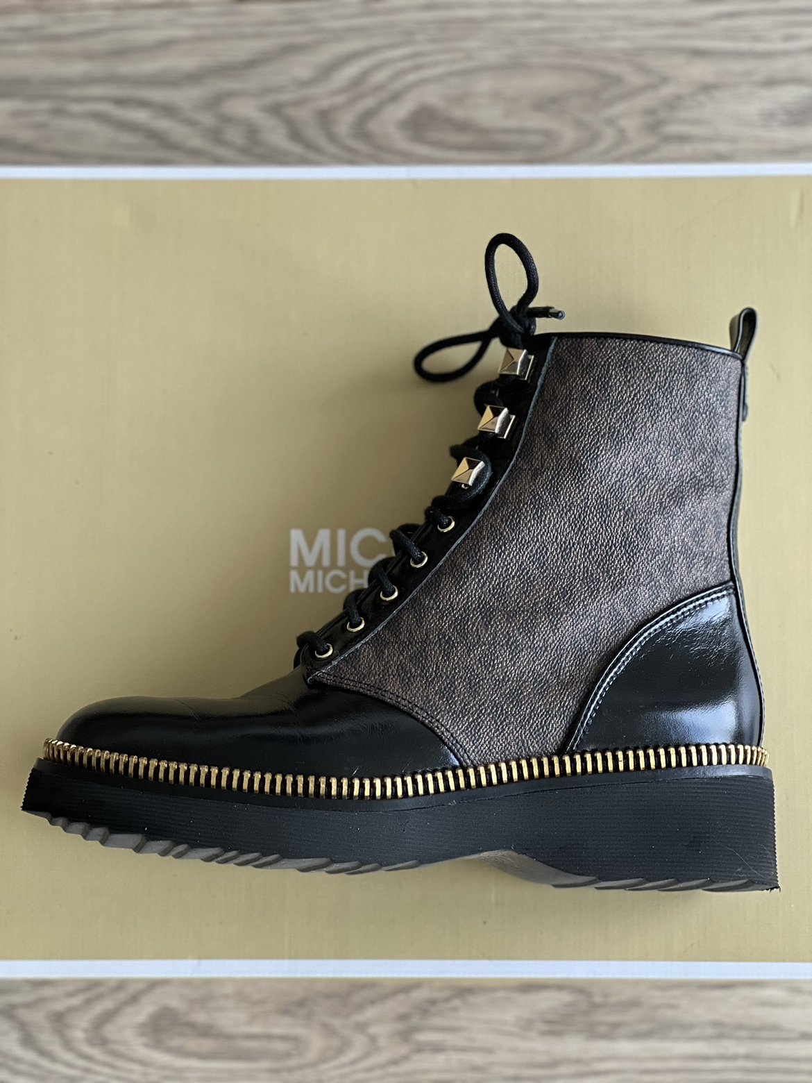 Michael Kors boots image indicator(4)