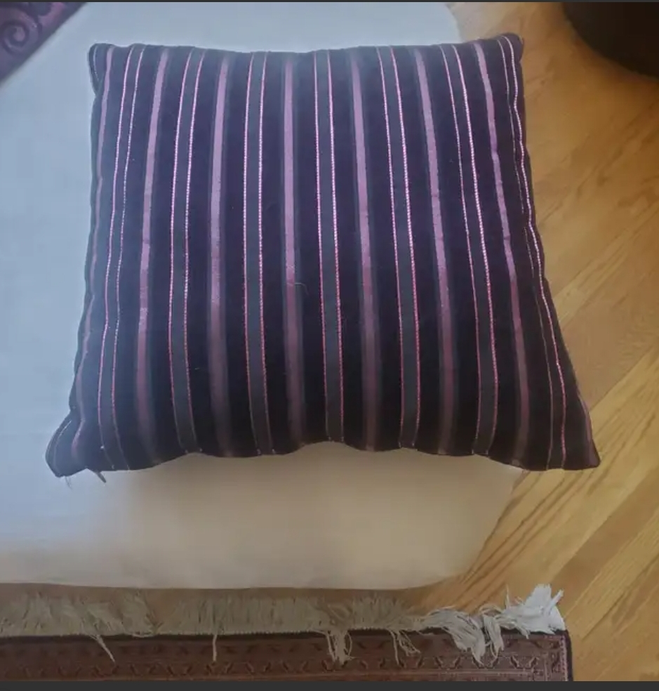 cushions $6 for each - photo 2