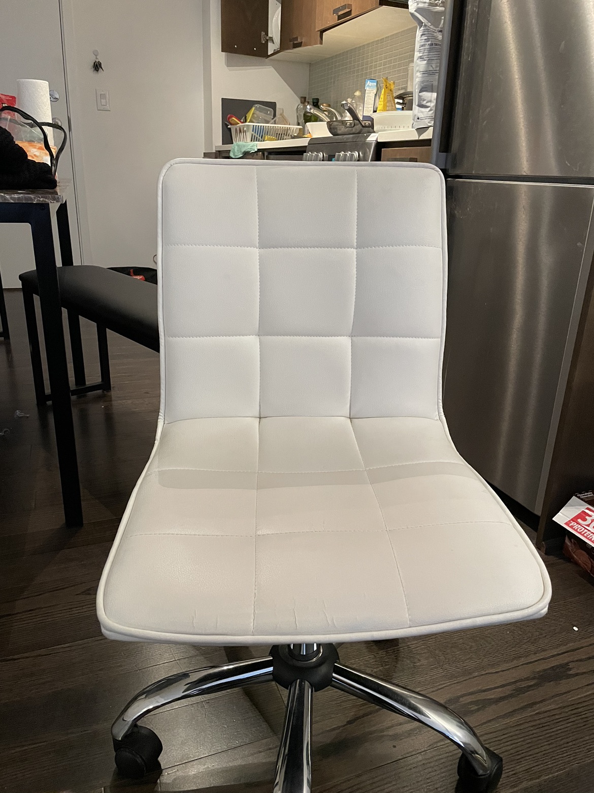 Moving out sale! Comfortable vegan leather chair - photo 2