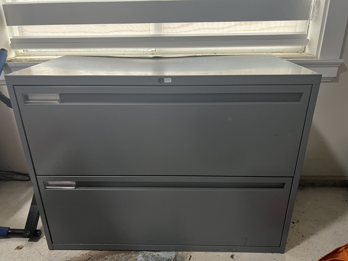 Filing cabinet (legal size)