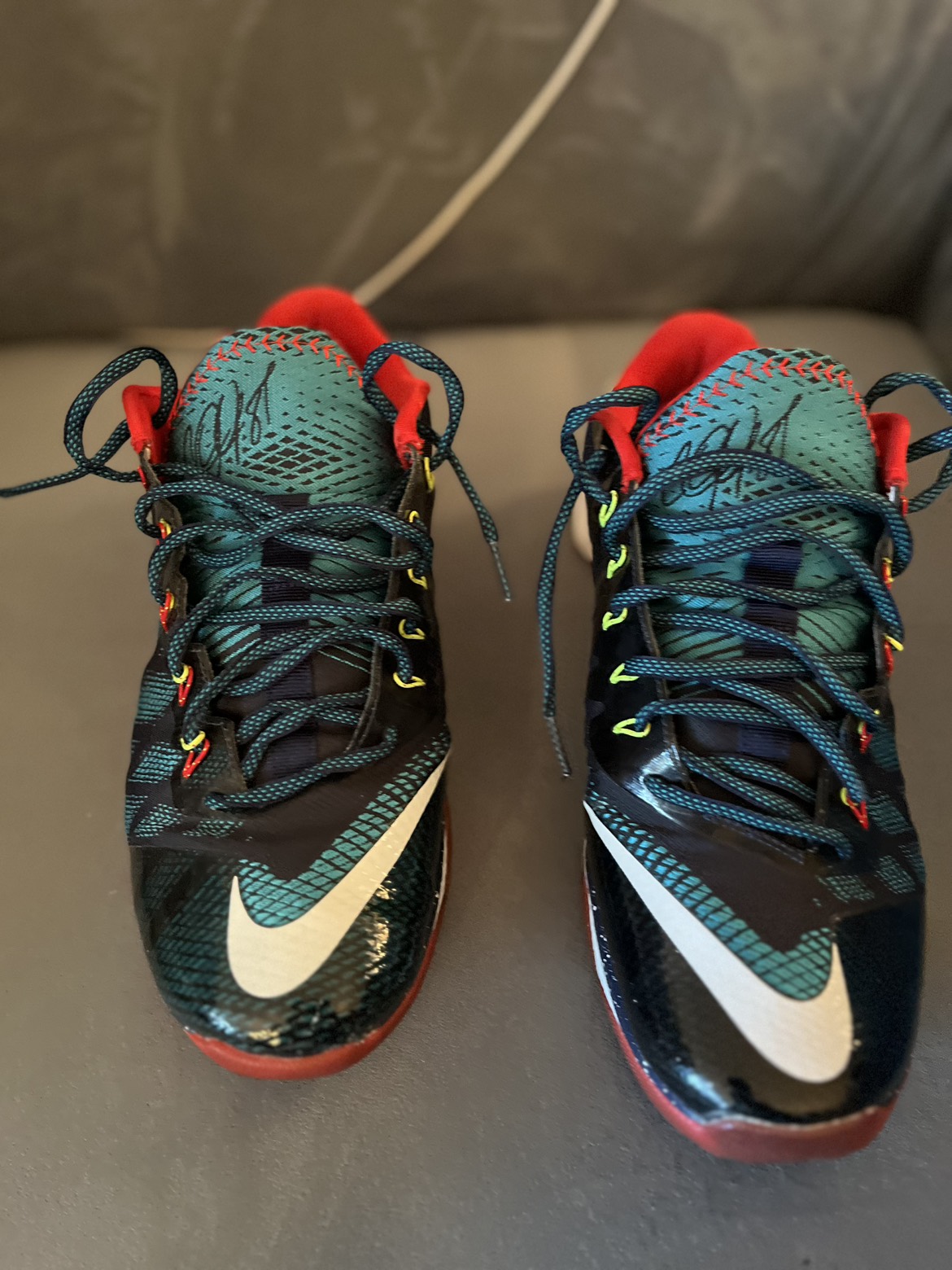 Calvin Johnson Nikes size: 9.5
