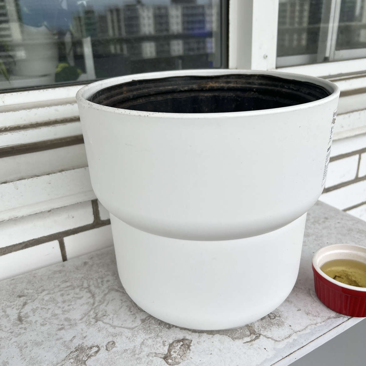 9.5 inch Plant Pot thumbnail