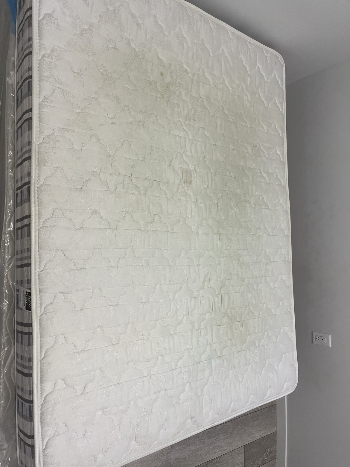 Bedrock firm Queen mattress - photo 2