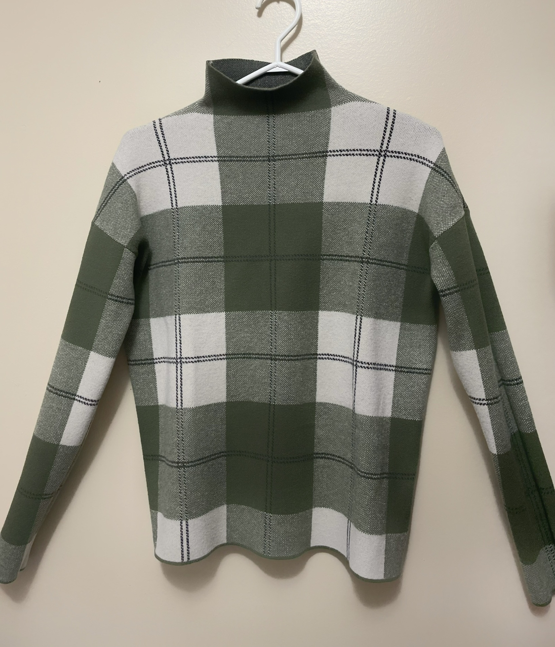 Sweater medium ladies - good deal thumbnail