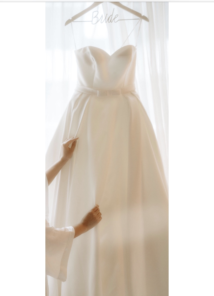 Wedding dress- cindrella style- long train - photo 2