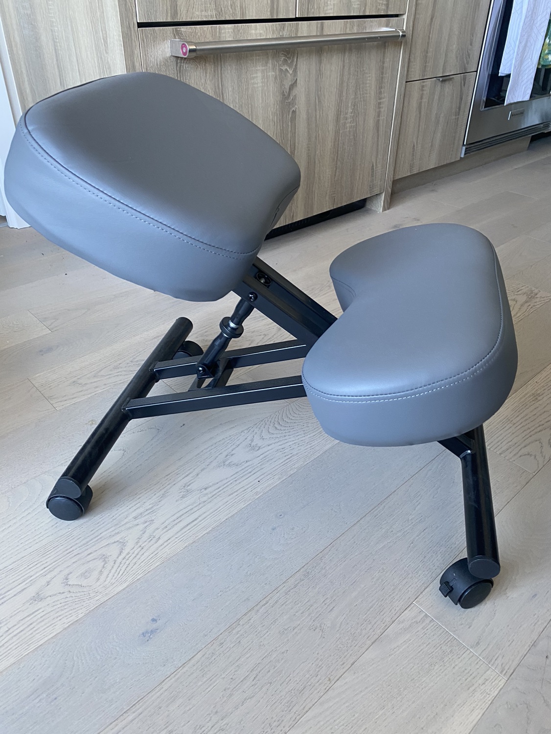 Ergonomic Kneeling Chair