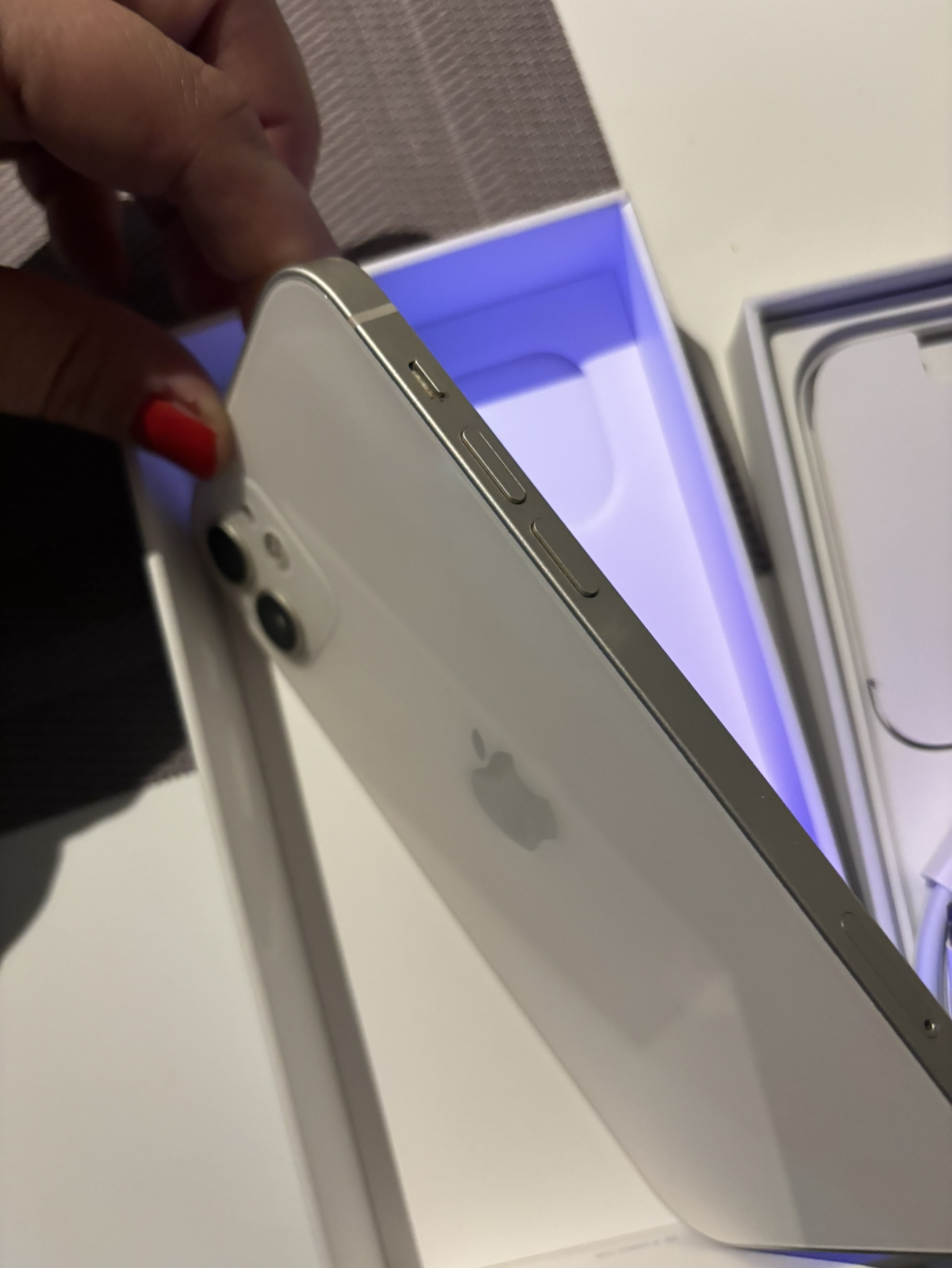 iPhone 12 thumbnail