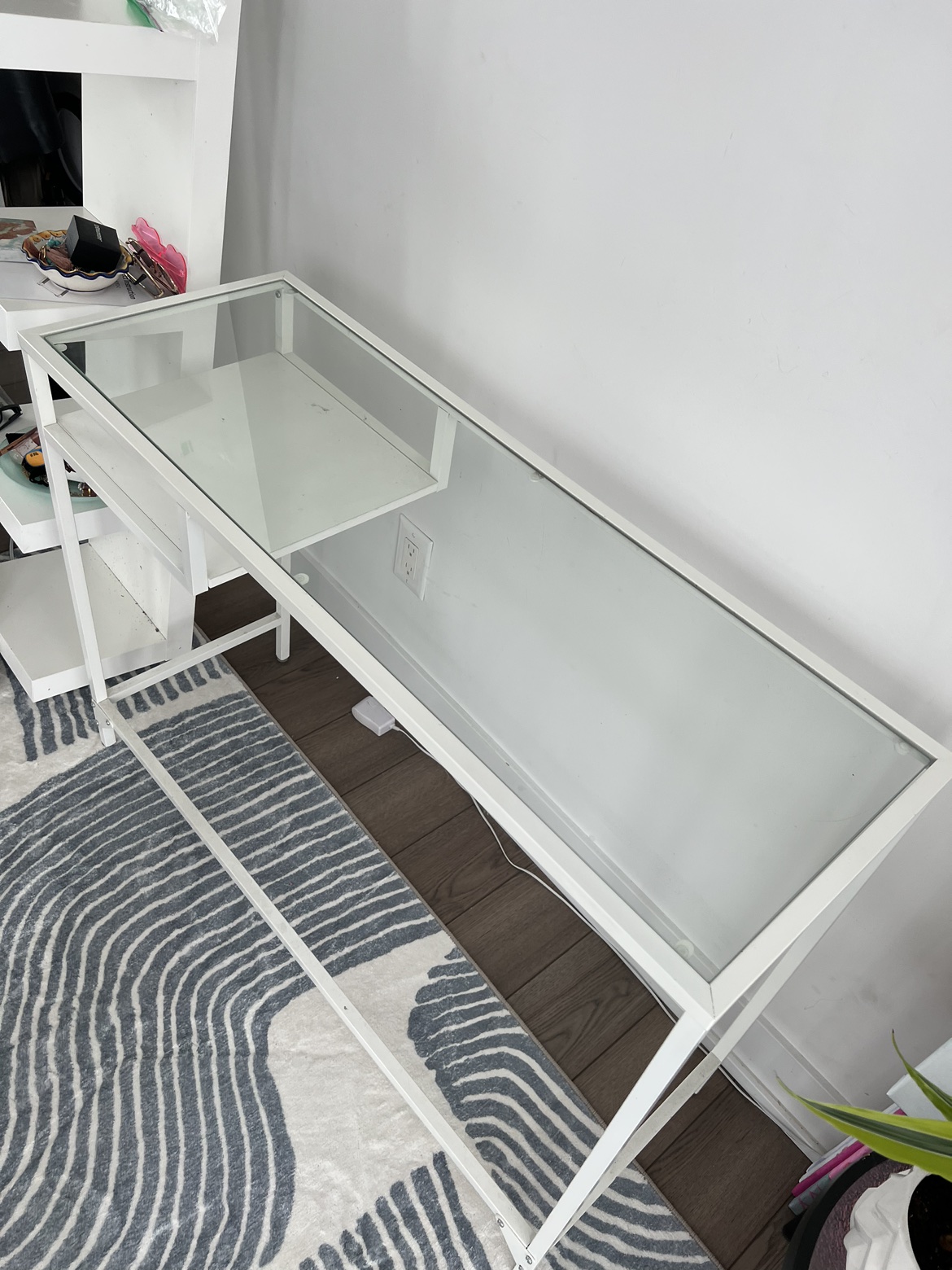 Ikea laptop desk - white - photo 4