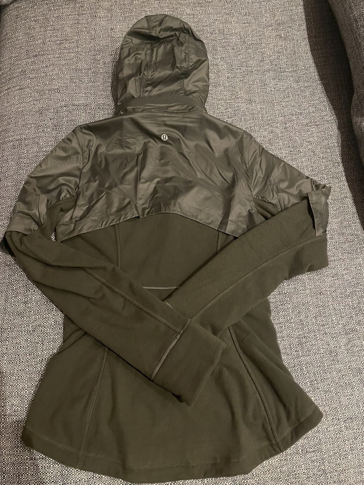 Lululemon jacket -mint condition size 6 - photo 3