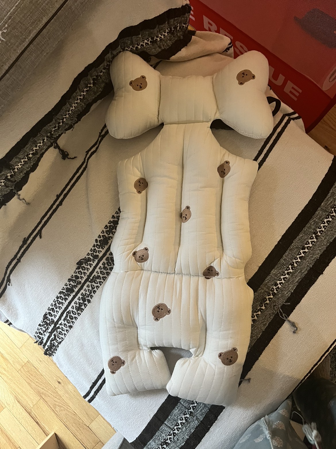 Cushioned stroller insert