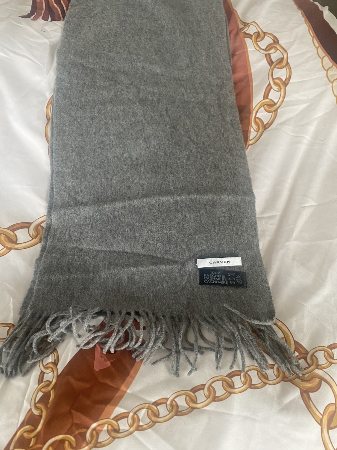 Carven 100% Cashmere Grey Scarf - photo 4