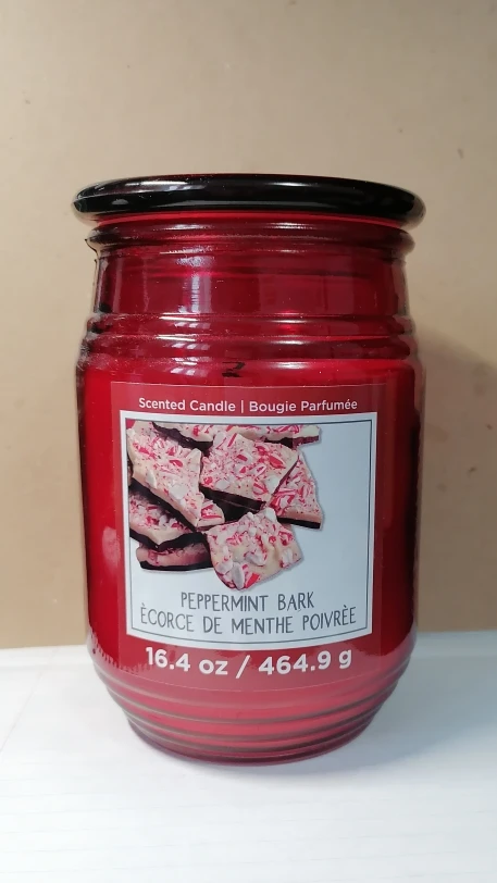peppermint bark scented candle