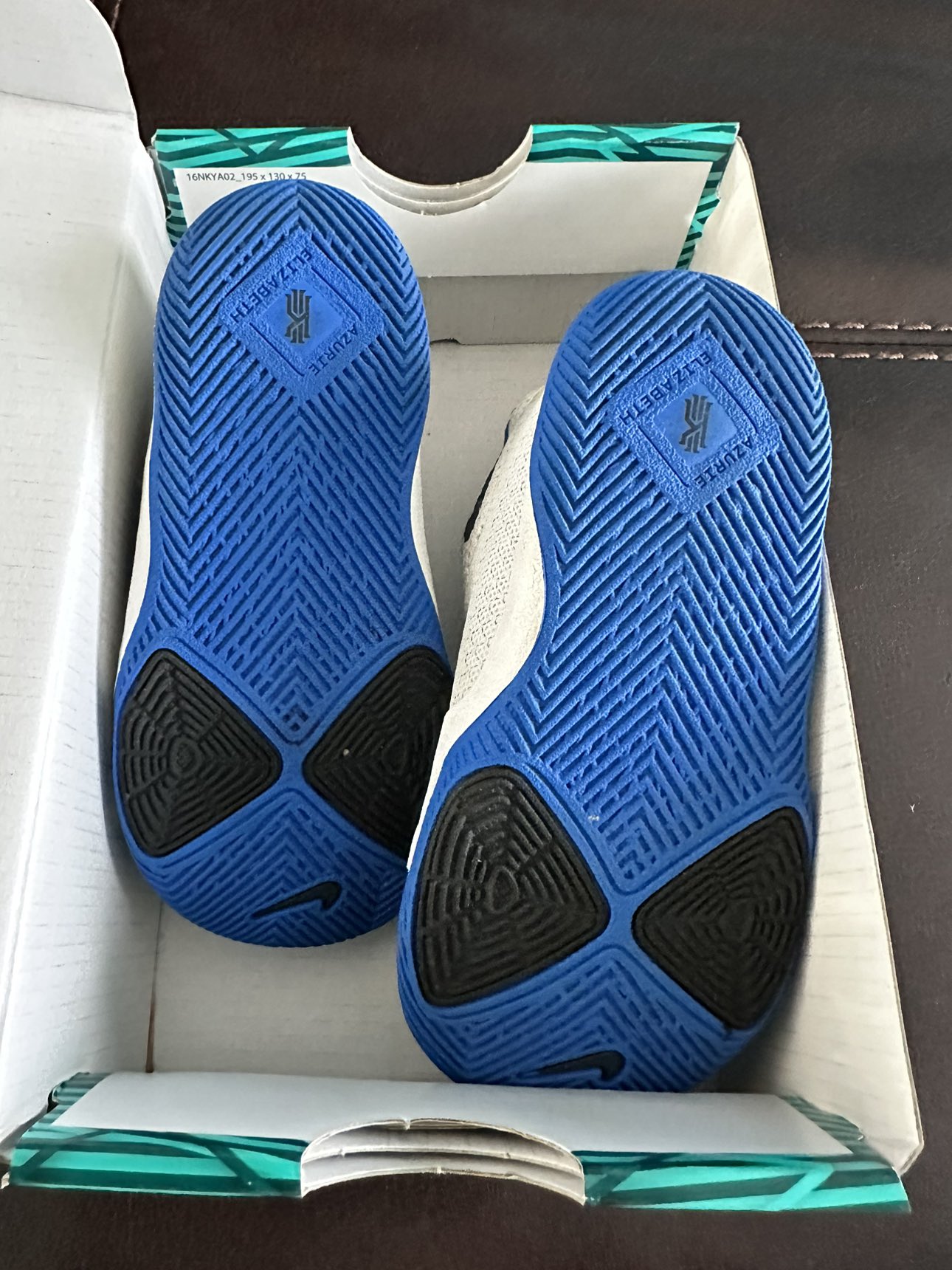 Kyrie 3 kids shoes - photo 2