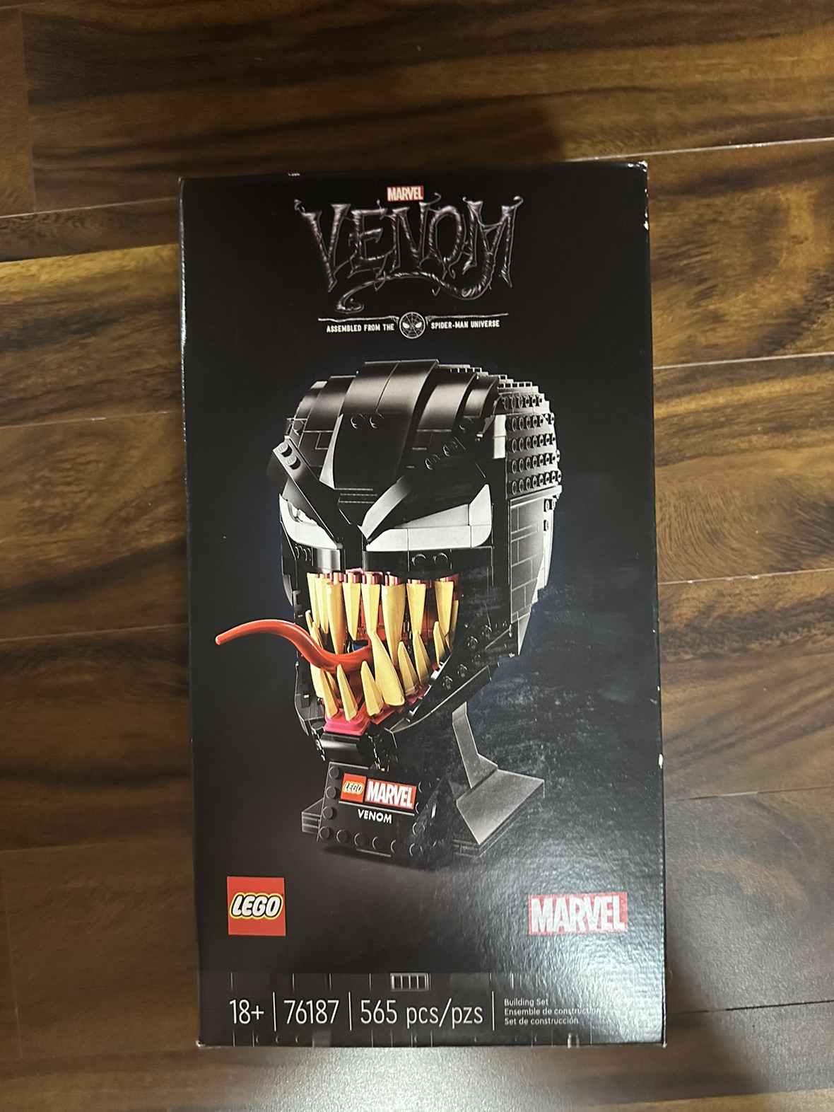 BNIB LEGO MARVEL Venom Head Figure + lights