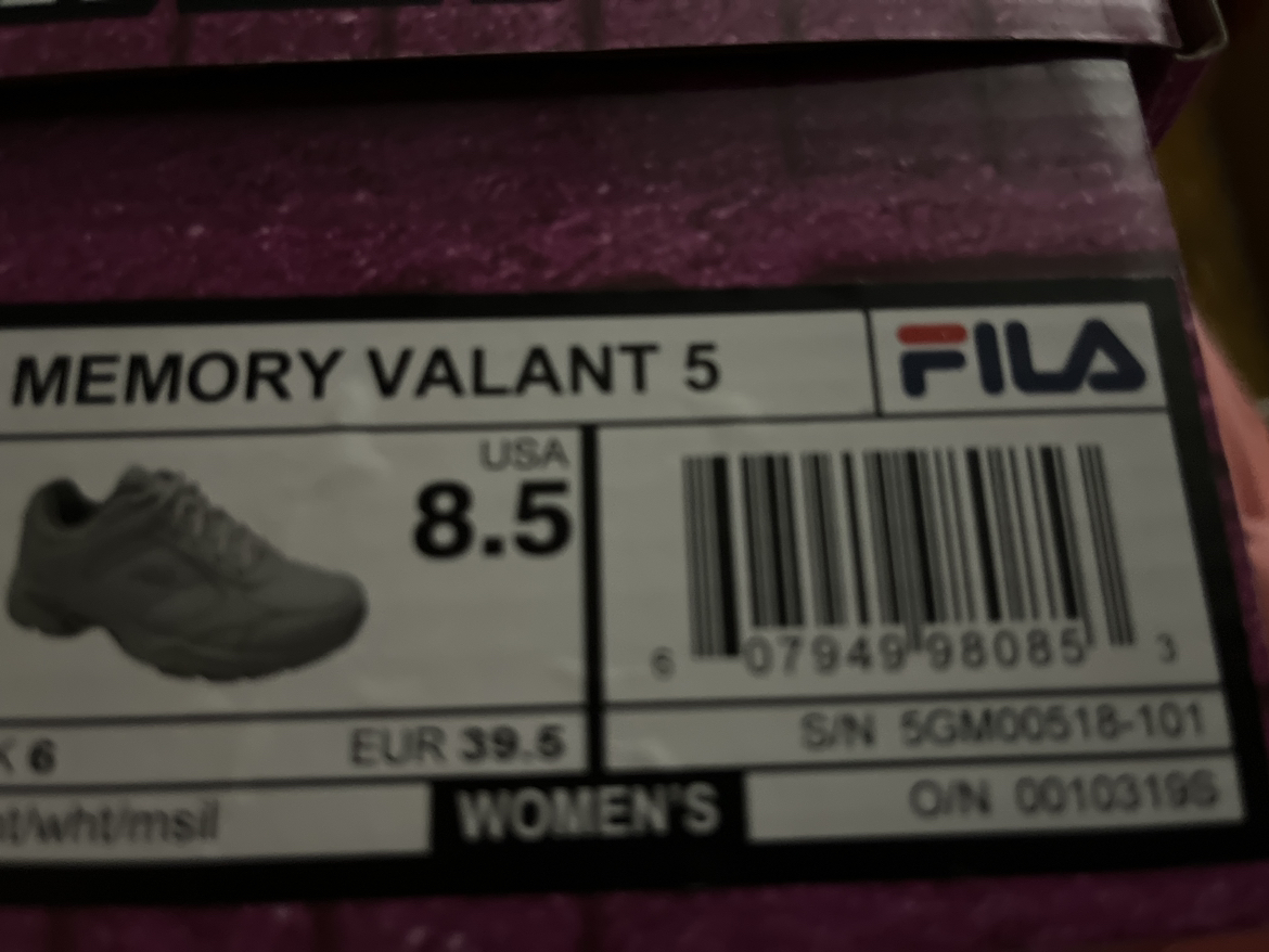 BNIB Fila woman’s memory form sneaker image indicator(5)