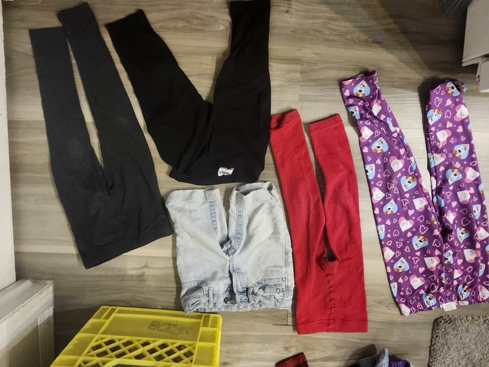 7/8 years old girl's shorts, leggings and pants #freecycle thumbnail