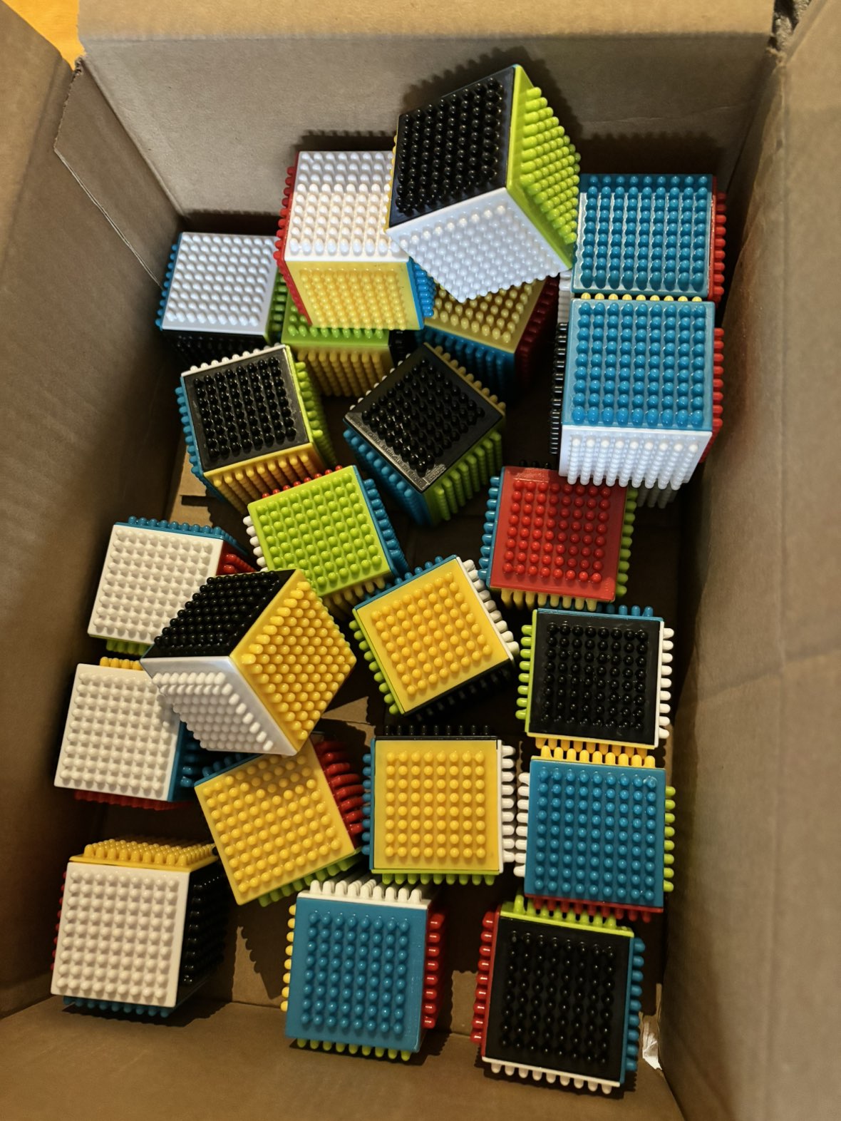 Infantino press & stay sensory blocks 24 pcs.