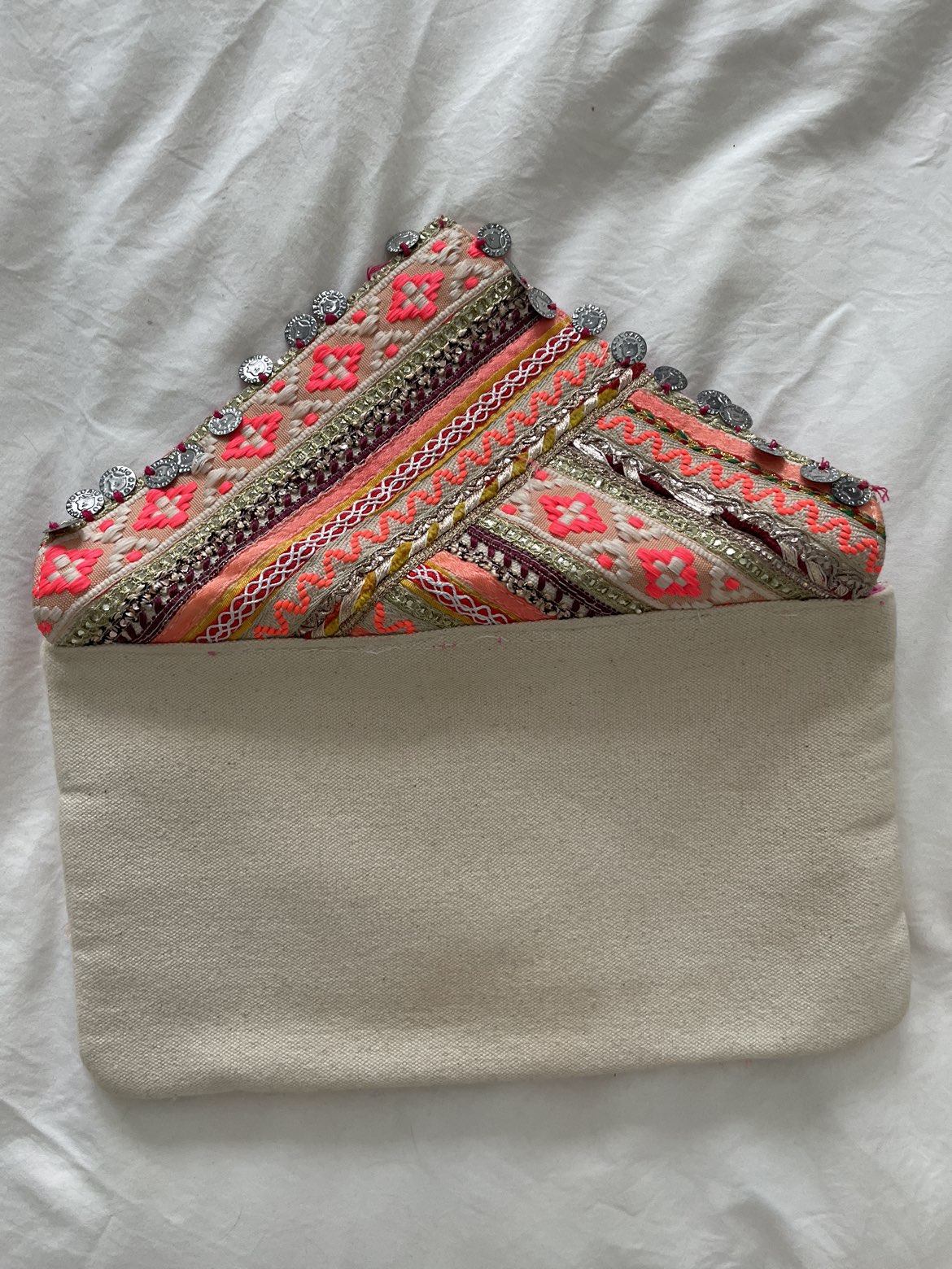 embroidered clutch image indicator(3)