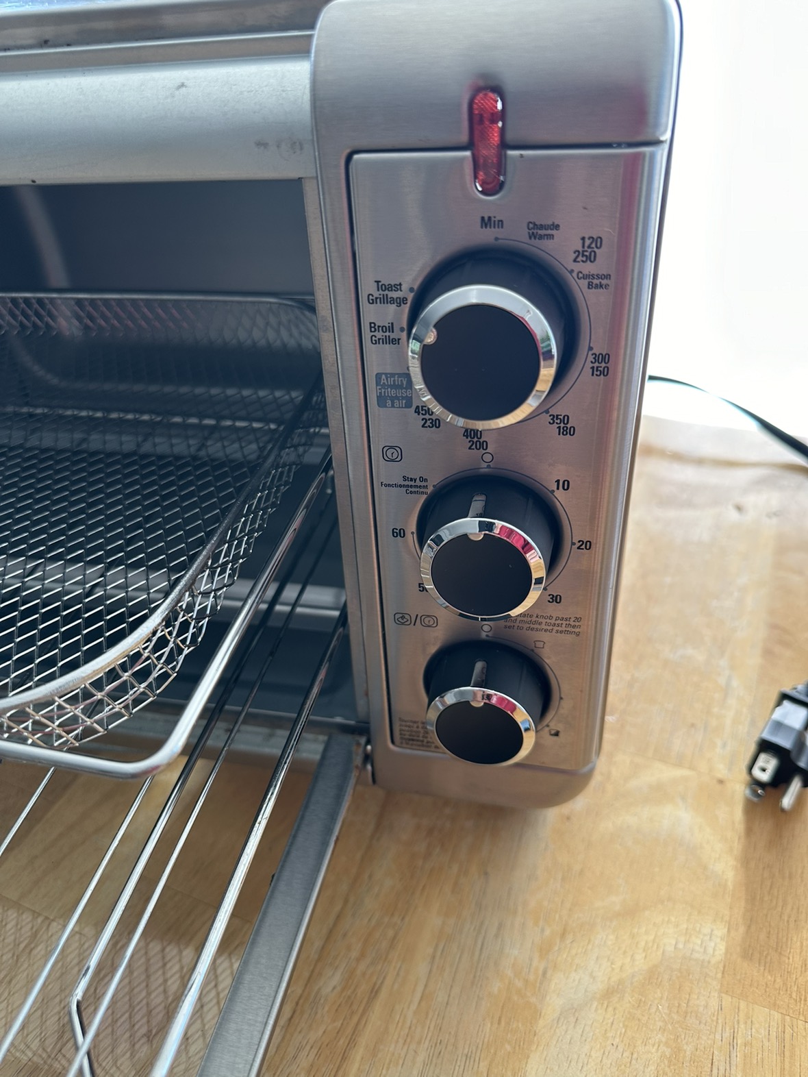 Black+Decker Crisp 'N Bake™ Air Fry Toaster Oven image indicator(3)