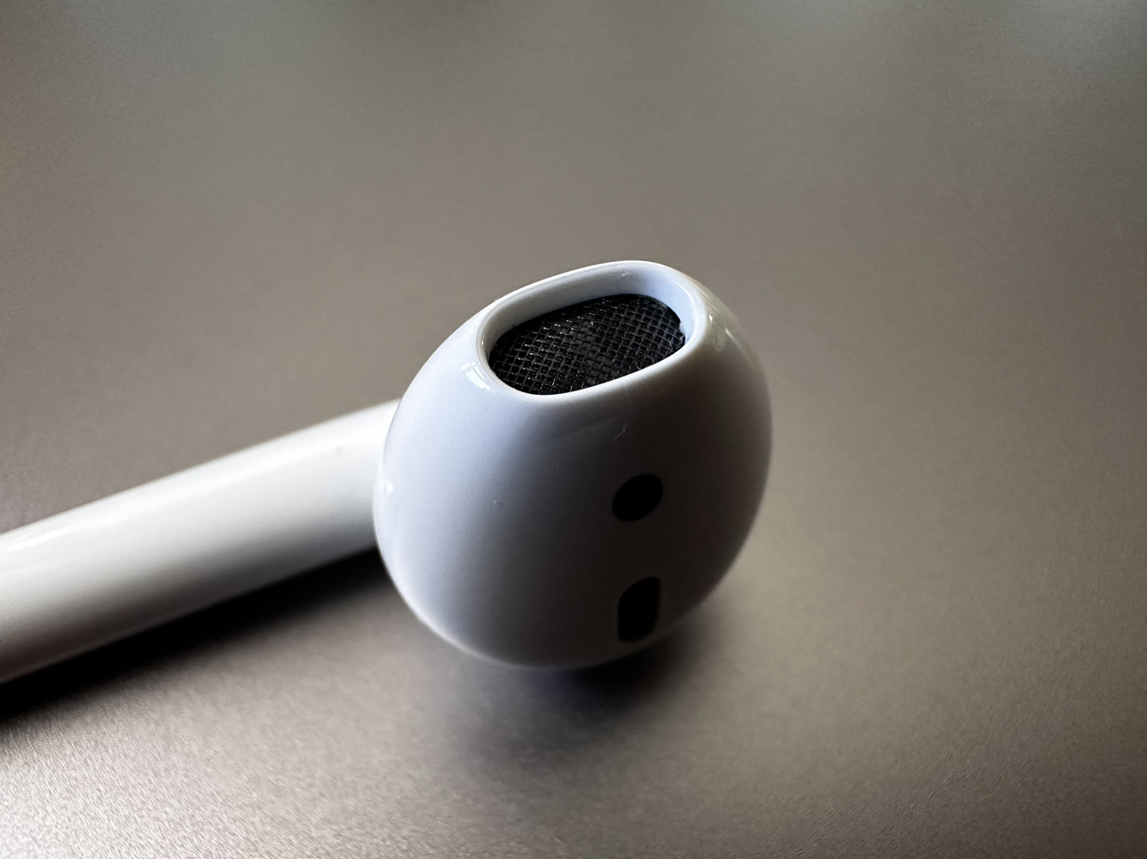 Right AirPod 2nd generation - photo 3