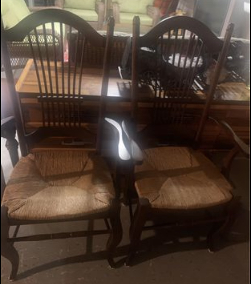 Ashley’s Cherrywood Dining table and  chairs SOLD !!