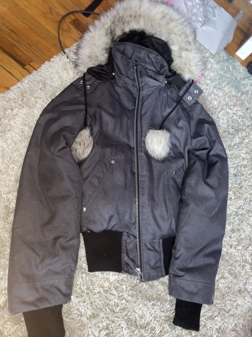 Storm mountain jacket image indicator(2)