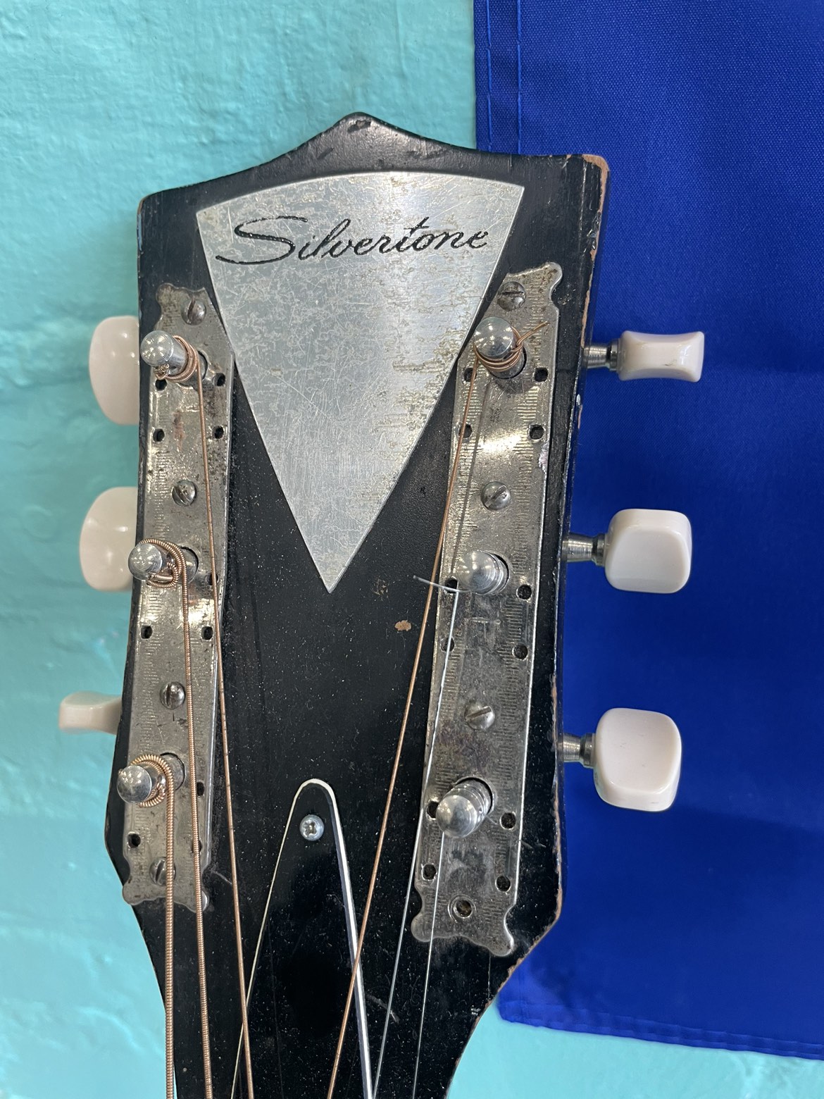 Vintage Silvertone Acoustic guitar - photo 4