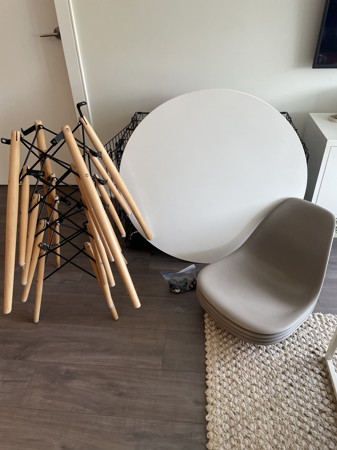 Structube Table and Chairs
