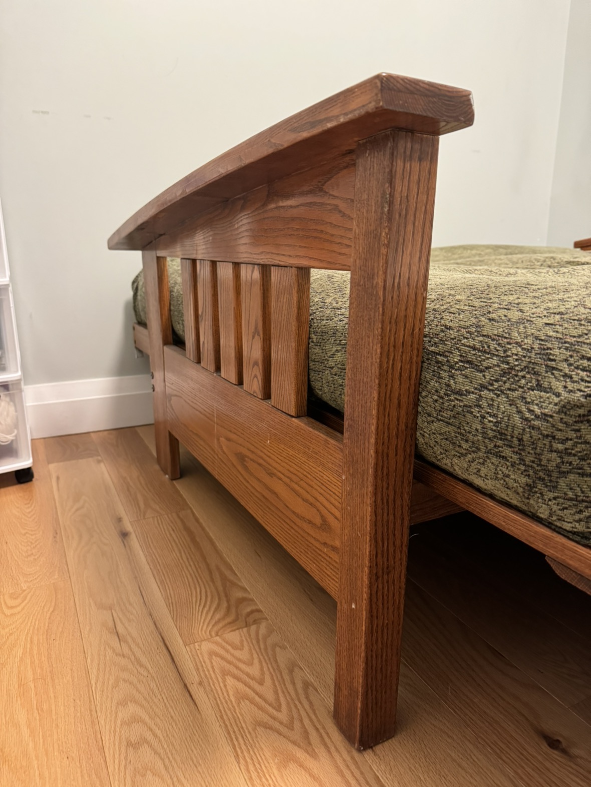 Solid wood futon couch image indicator(2)