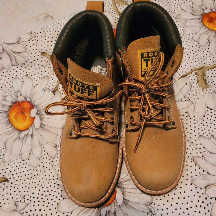 LADIES HIKING BOOTS thumbnail