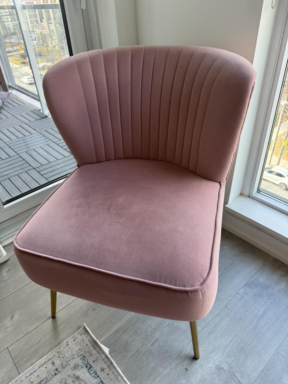 Velvet accent chair