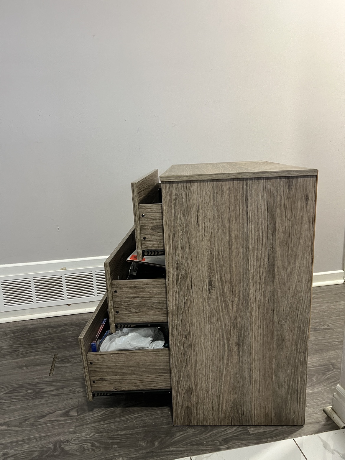Mainstays 3-Drawer Dresser, 3 drawers, 30" tall - photo 3