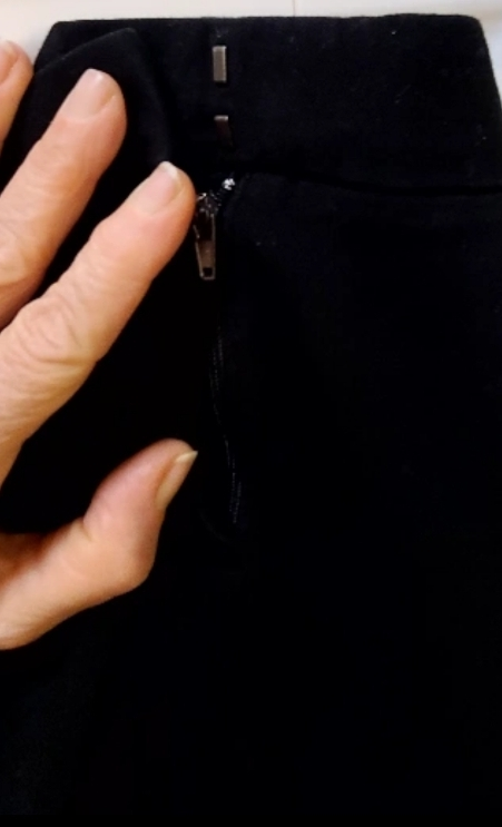 GAP Black women's Parts image indicator(4)