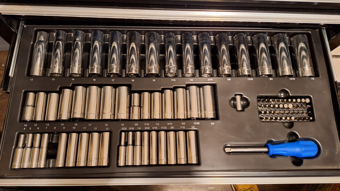 Husky Standard-Duty 26 inch W 6-Drawer Tool  Storage image indicator(5)