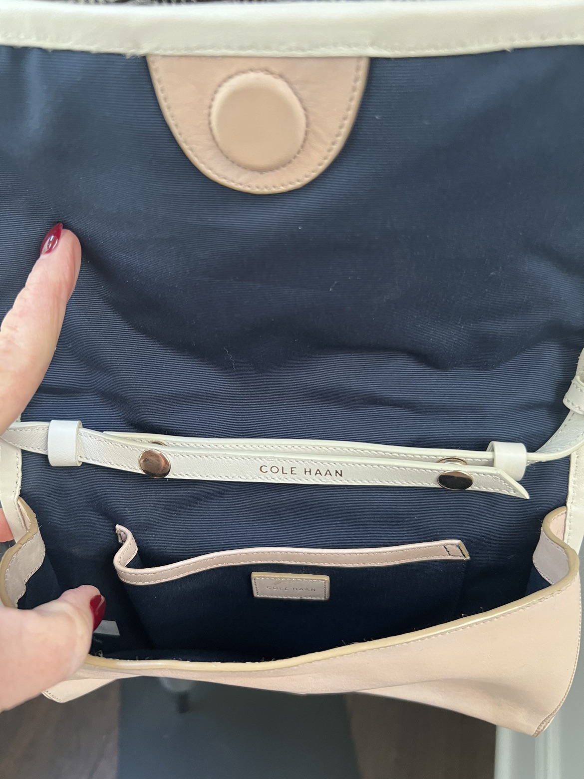 Cole Haan crossbody image indicator(4)