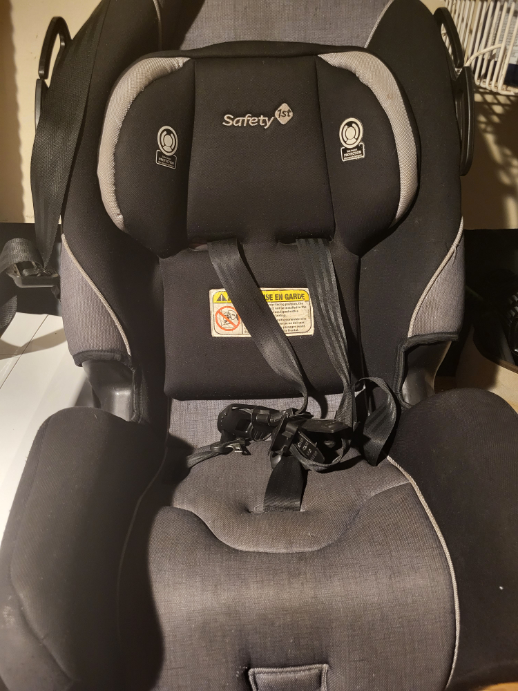 car seat - photo 2
