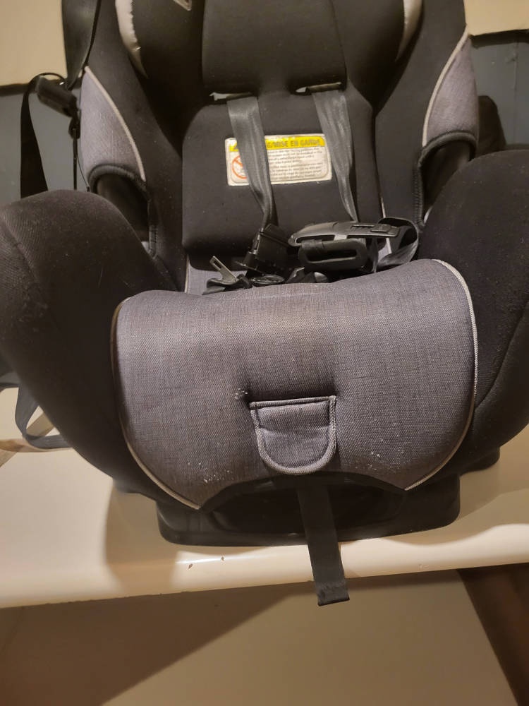 car seat - photo 3