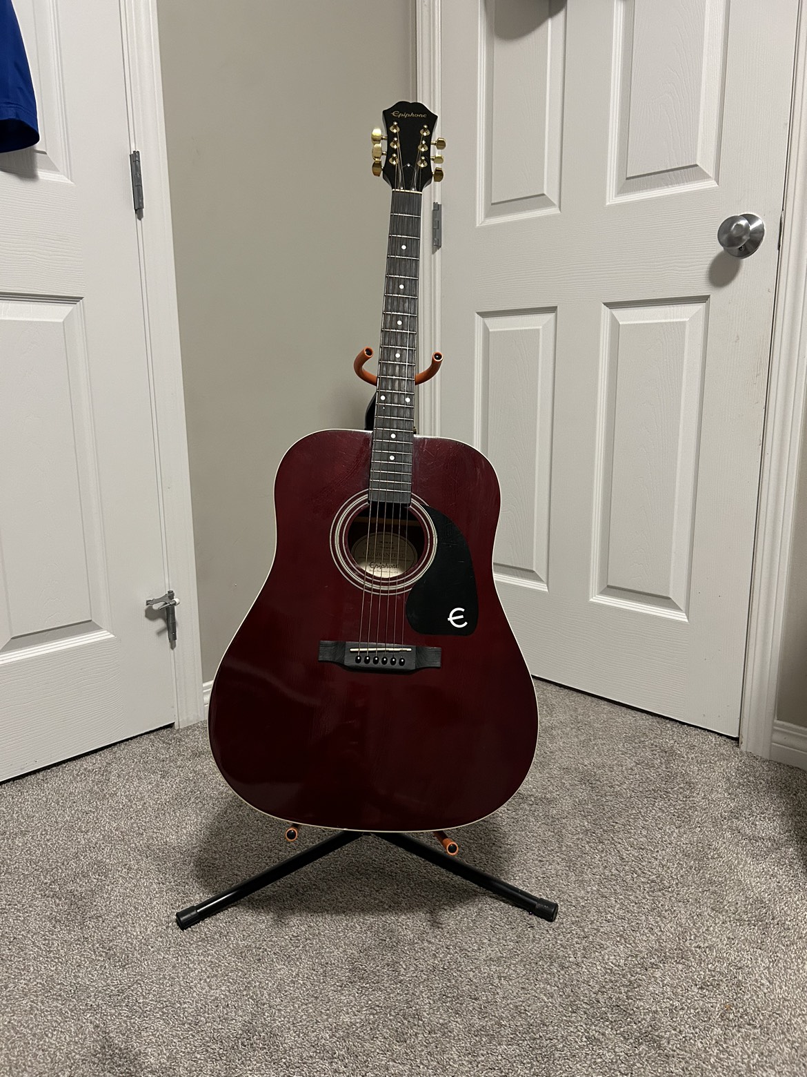 Epiphone beginner entry guitar