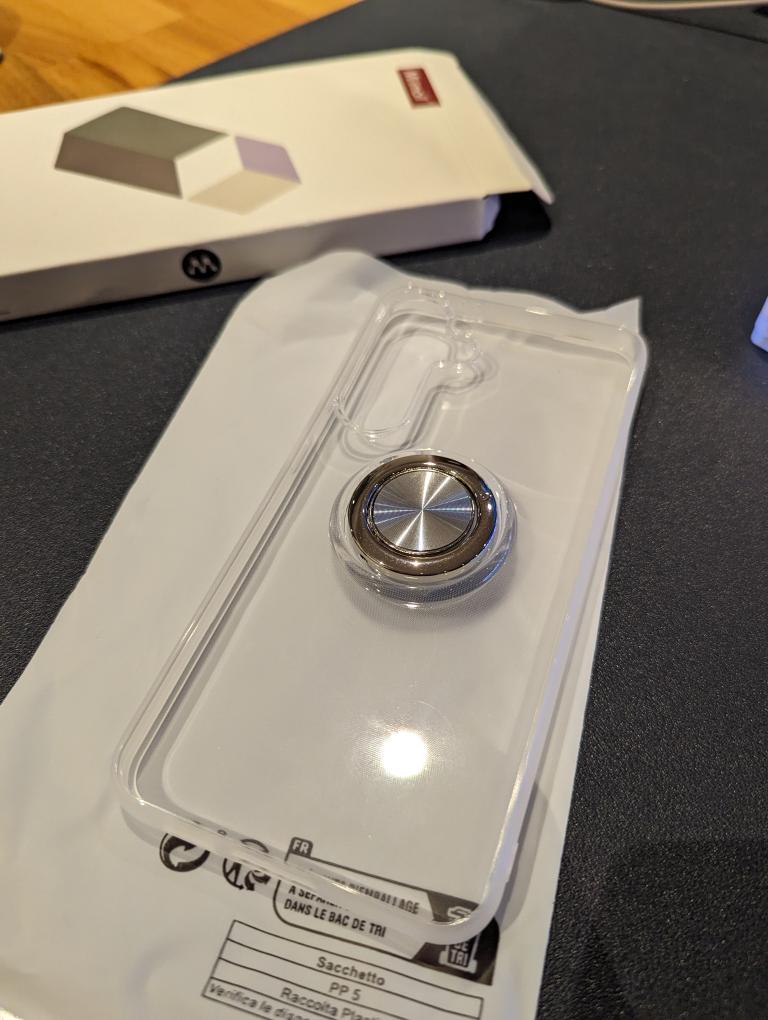 Samsung Galaxy S24 clear case with rotating ring - photo 2