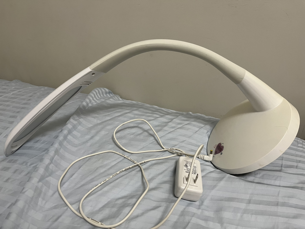 Handcream and desk lamp - photo 2