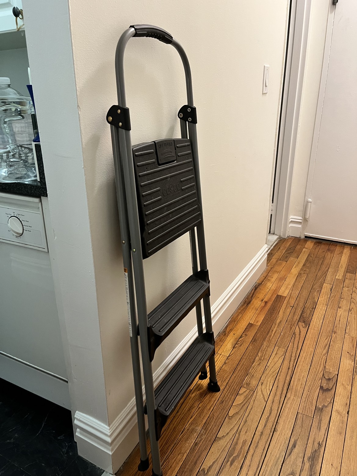 3-step folding ladder - photo 2