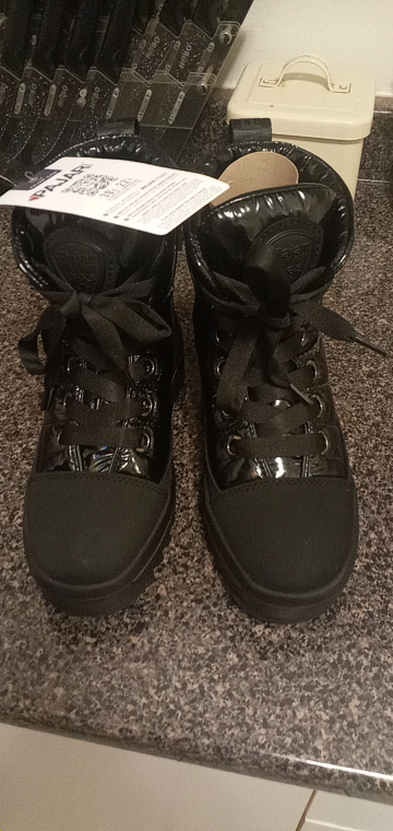 brand new with tag womans Pajar winter boots size 6-6.5