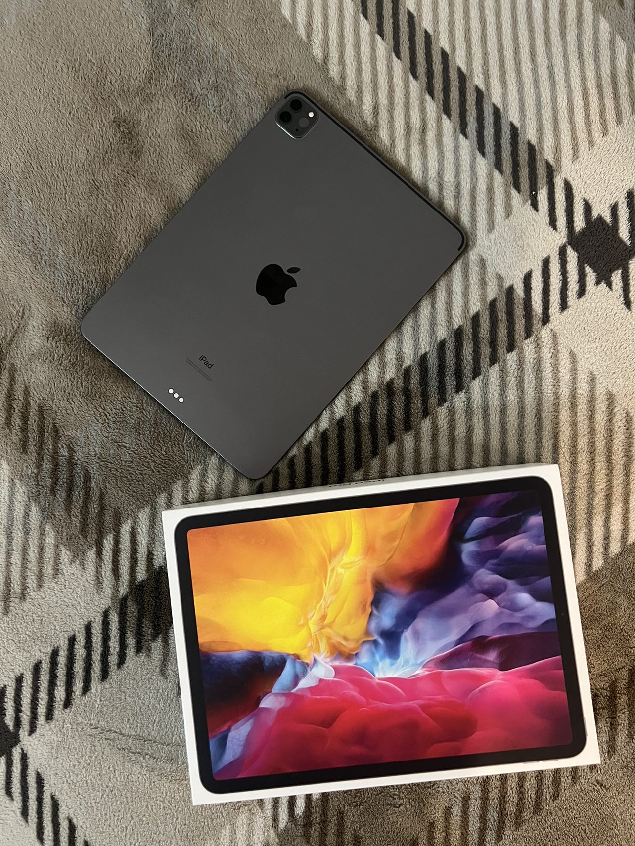 Apple iPad Pro 2nd generation - photo 2