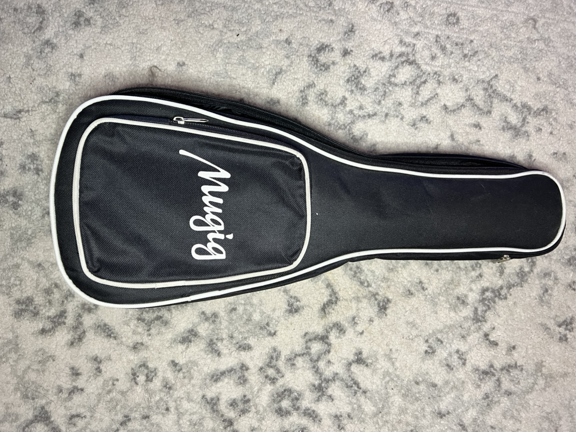 Like New - Ukelele with case thumbnail