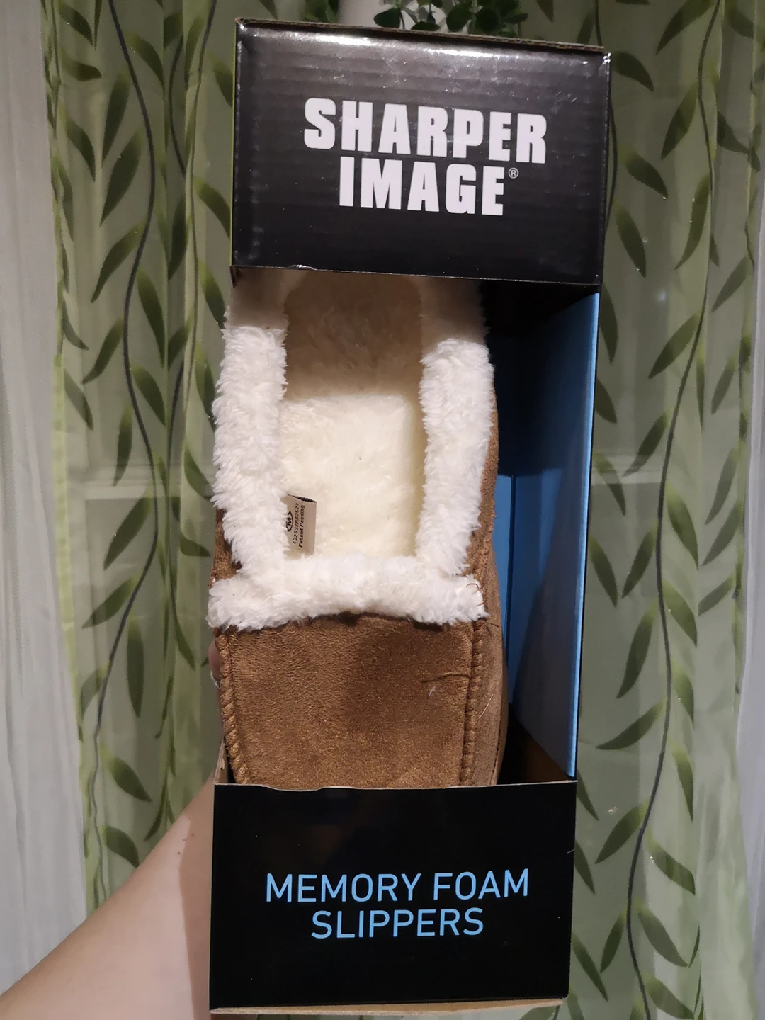 Sharper Image Memory Foam Slippers M New in Box #freecycle thumbnail