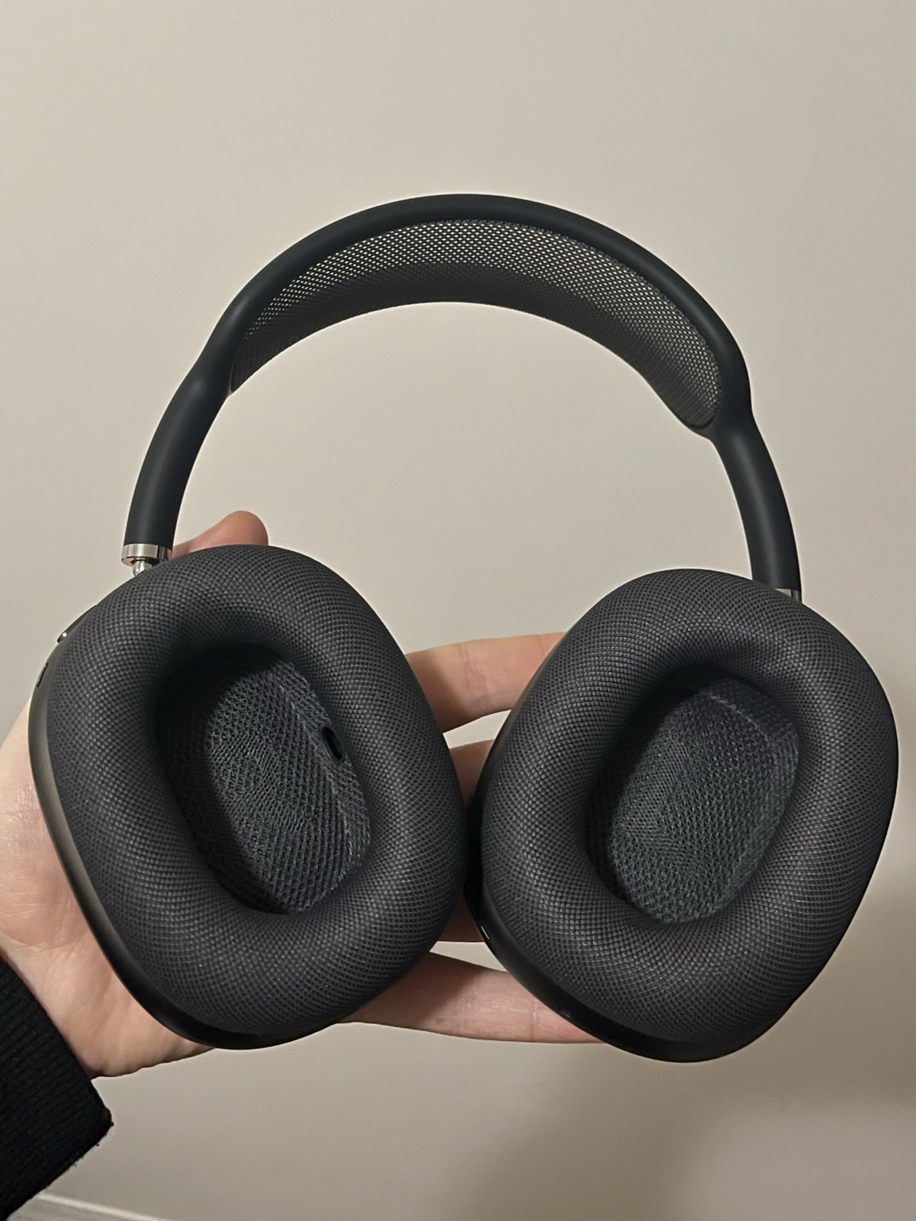 AirPods Max with Apple Care Plus until September 2025 - photo 3